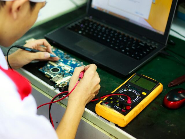 MacBook repair at OK Cellular